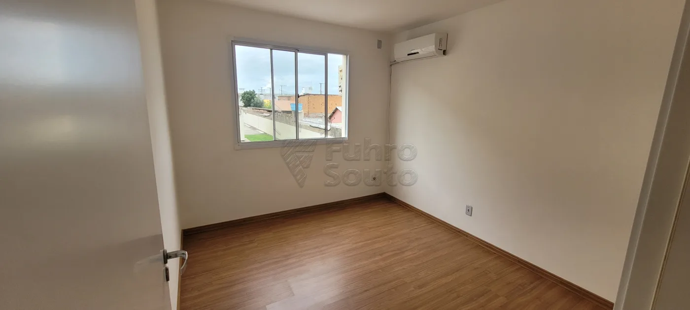 Comprar Apartamento / Padr&atilde;o em Pelotas R$ 169.000,00 - Foto 4