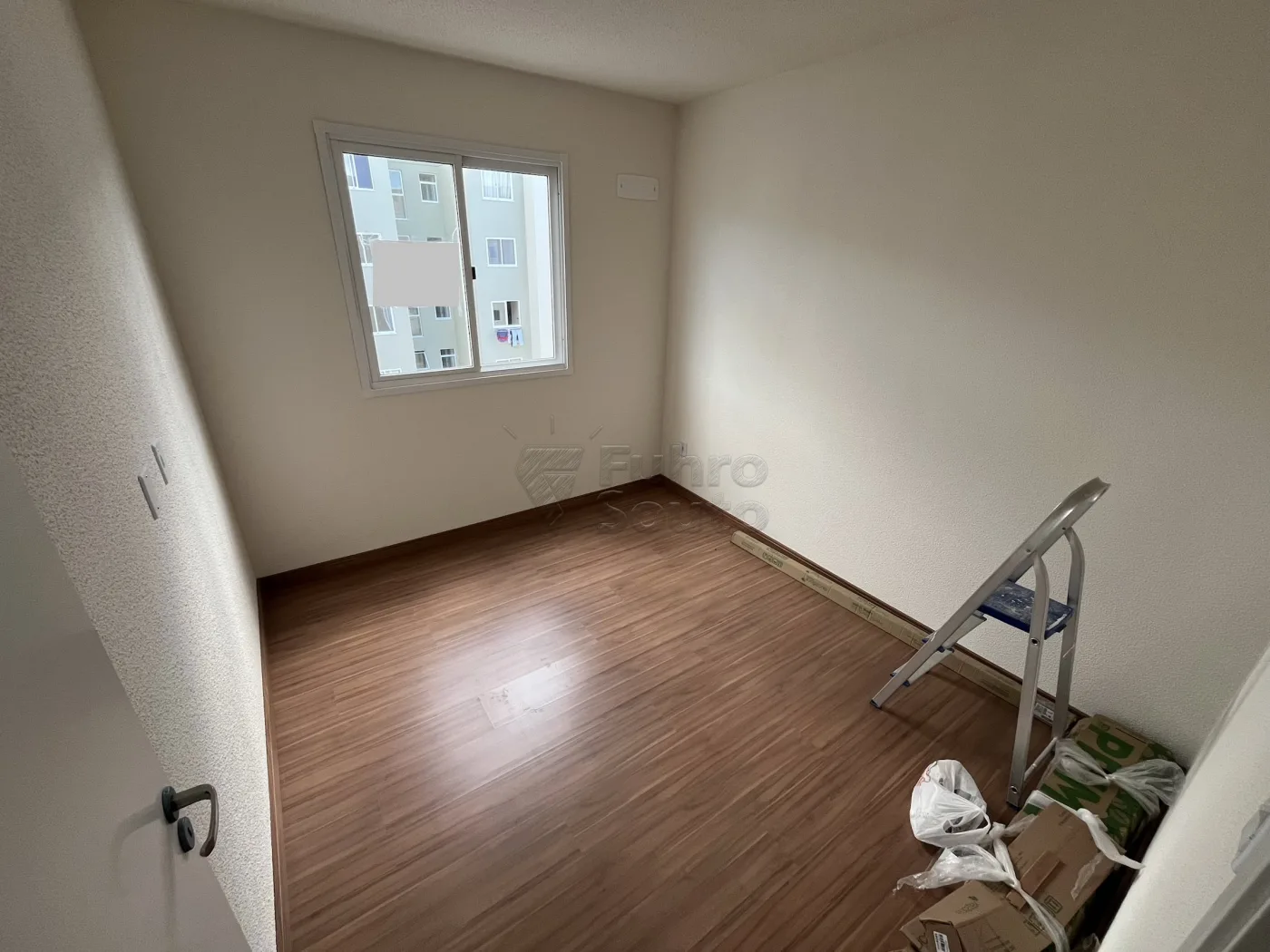 Comprar Apartamento / Padr&atilde;o em Pelotas R$ 154.900,00 - Foto 2