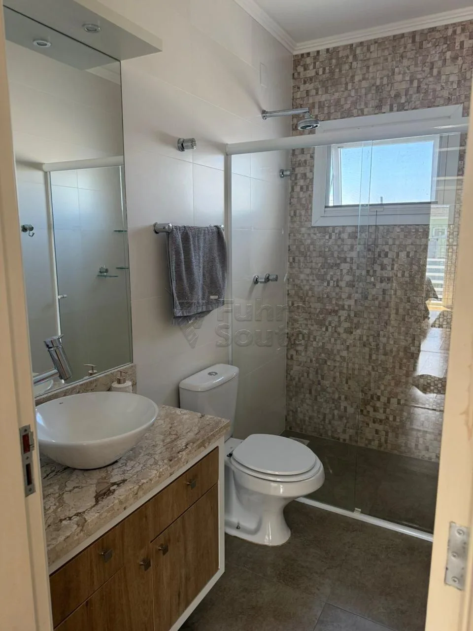 Comprar Casa / Padr&atilde;o em Pelotas R$ 980.000,00 - Foto 10