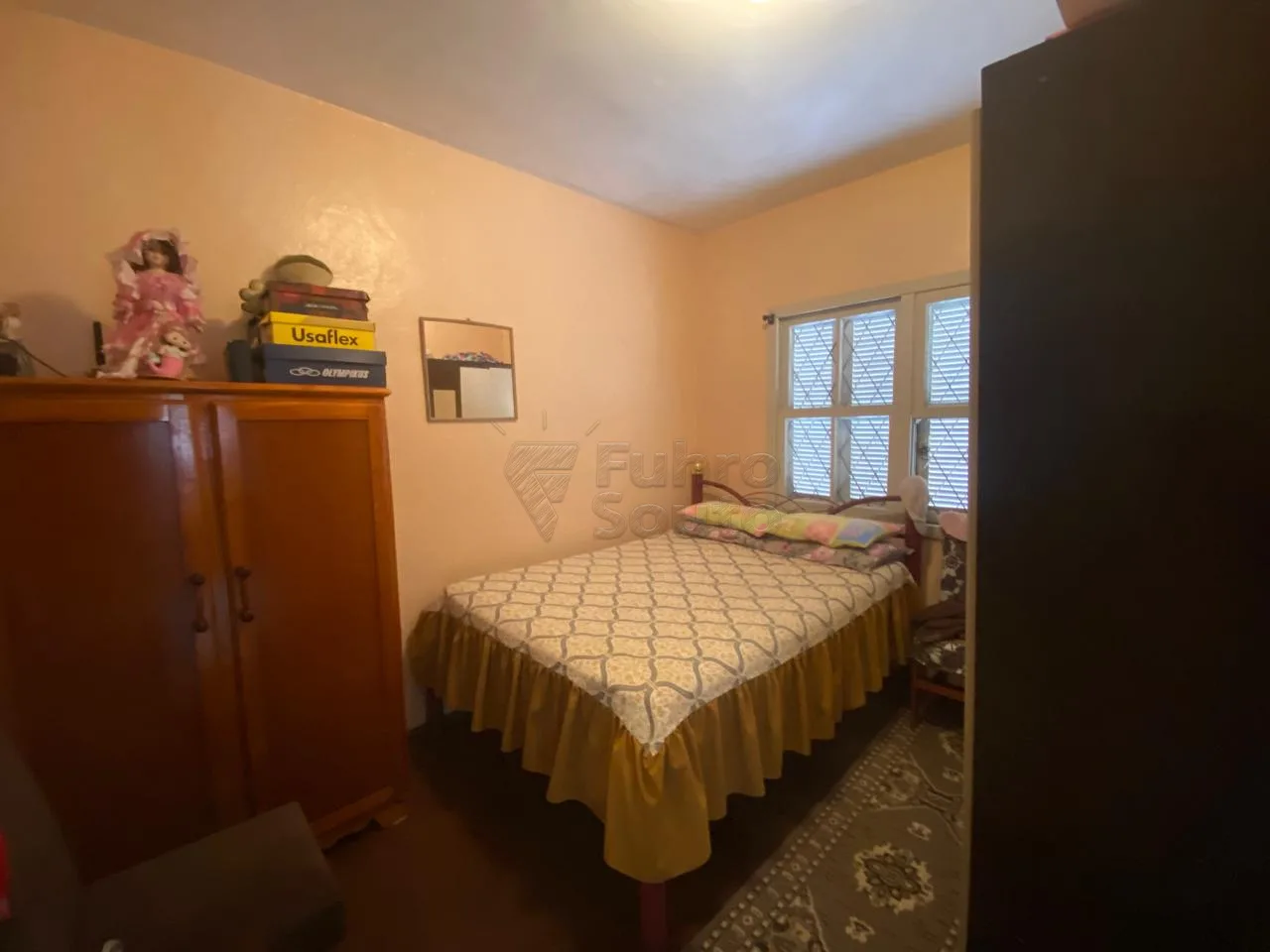 Comprar Casa / Padr&atilde;o em Pelotas R$ 380.000,00 - Foto 3