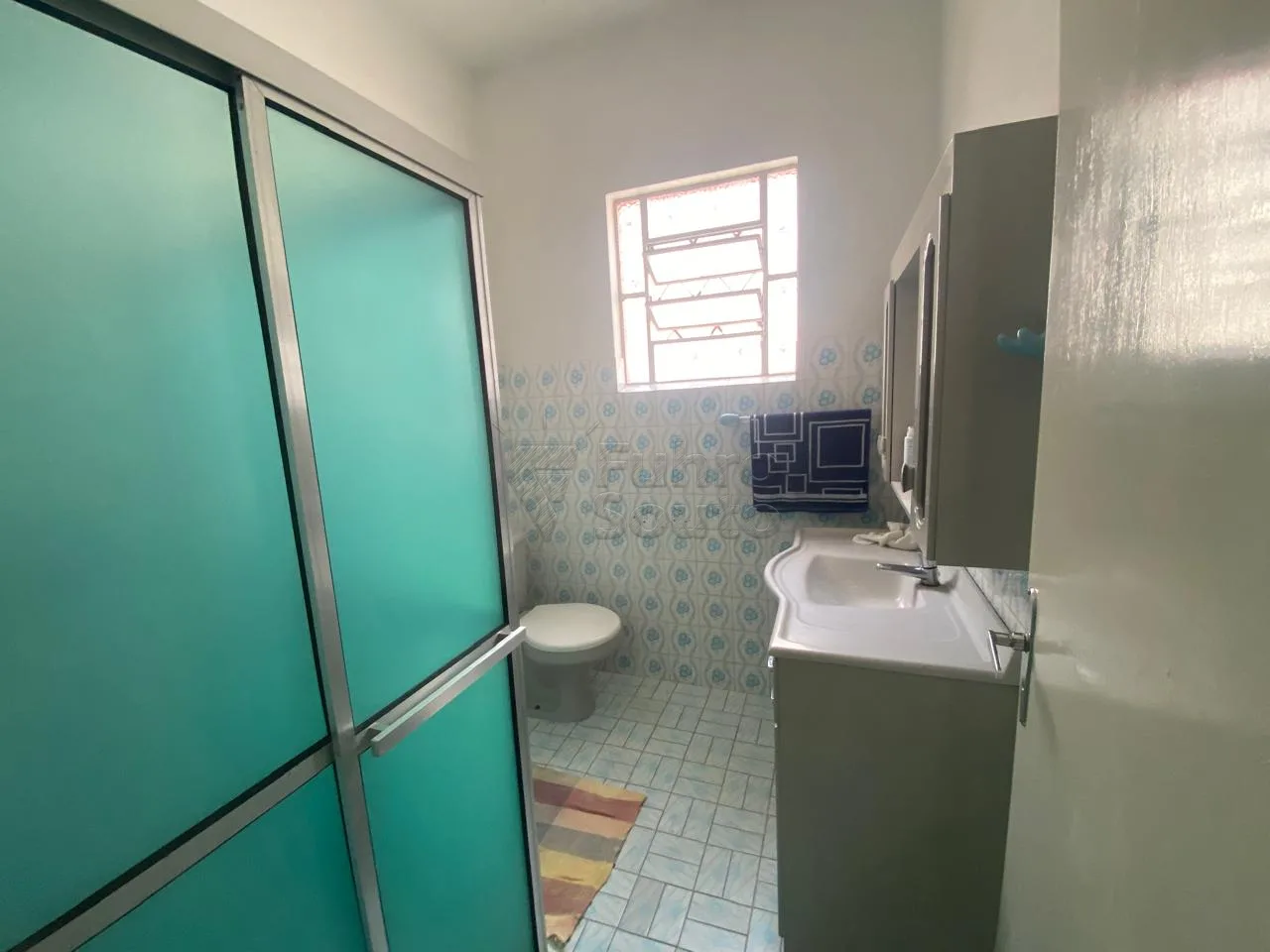 Comprar Casa / Padr&atilde;o em Pelotas R$ 380.000,00 - Foto 6