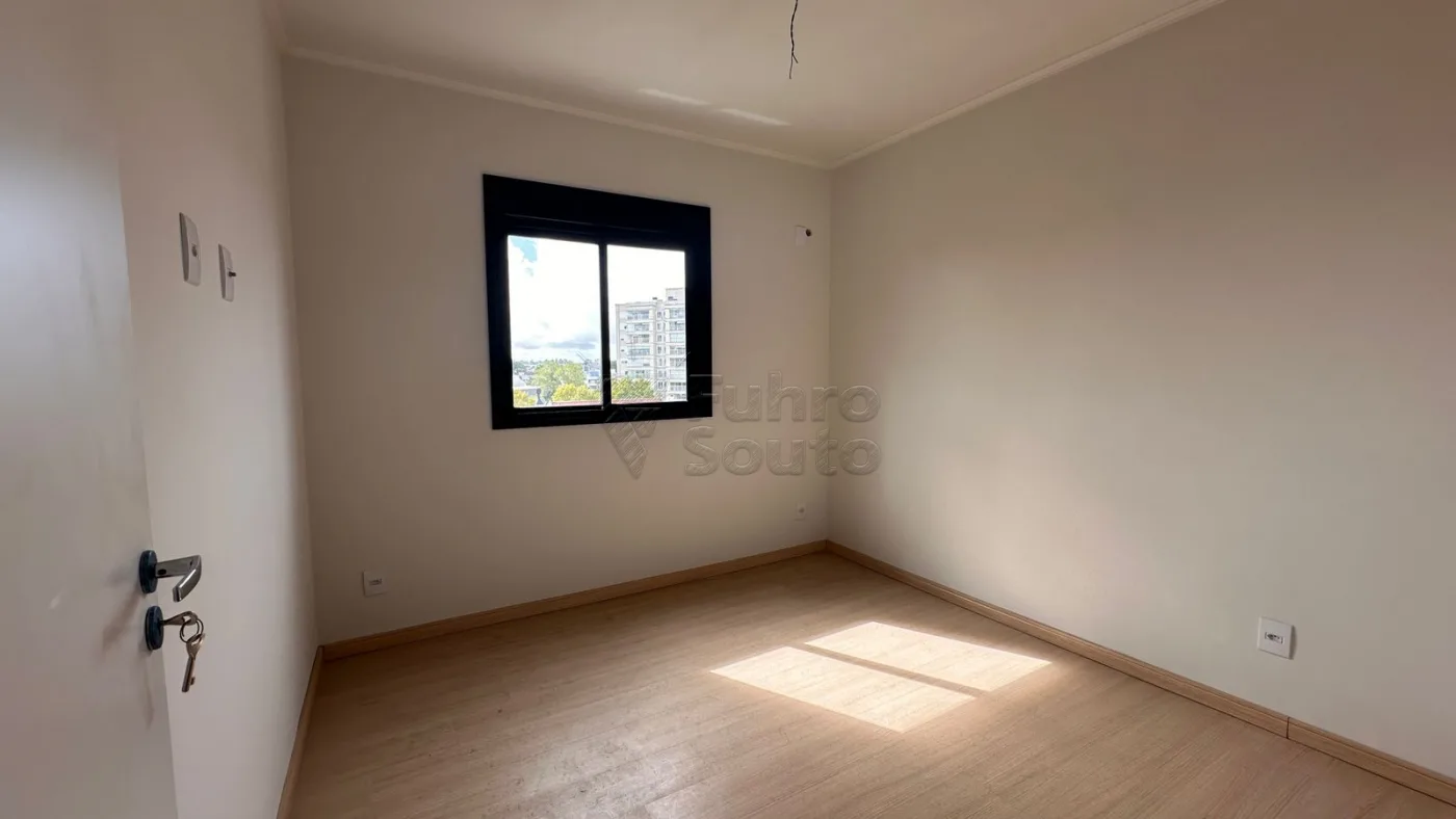 Comprar Apartamento / Padr&atilde;o em Pelotas R$ 289.000,00 - Foto 4