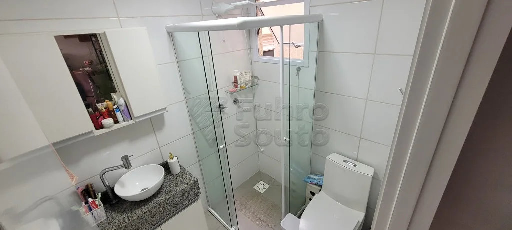 Comprar Apartamento / Padr&atilde;o em Pelotas R$ 277.000,00 - Foto 6