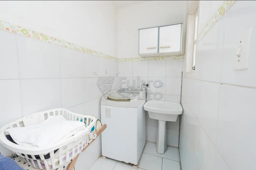 Comprar Casa / Padr&atilde;o em Pelotas R$ 695.000,00 - Foto 21