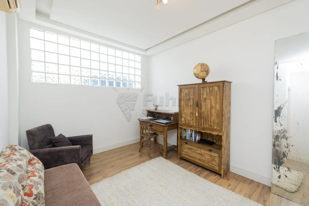 Comprar Casa / Padr&atilde;o em Pelotas R$ 695.000,00 - Foto 1