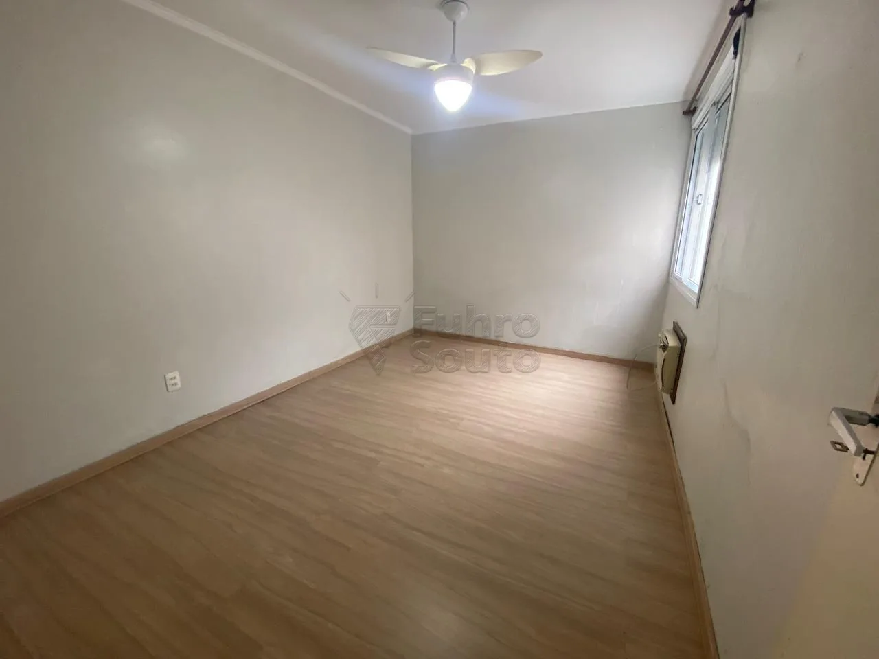 Comprar Casa / Padr&atilde;o em Pelotas R$ 790.000,00 - Foto 8