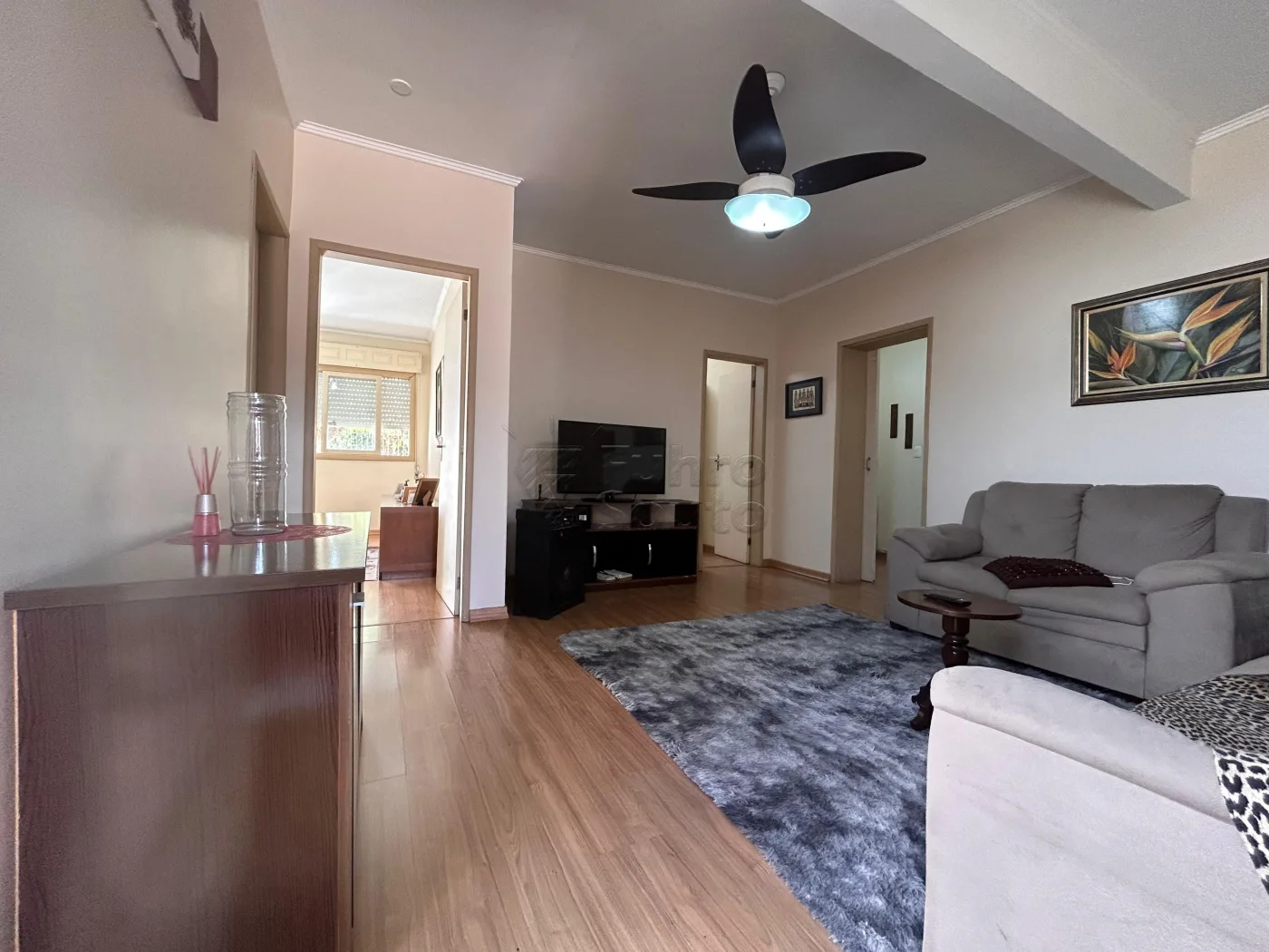 Comprar Casa / Padr&atilde;o em Pelotas R$ 430.000,00 - Foto 4