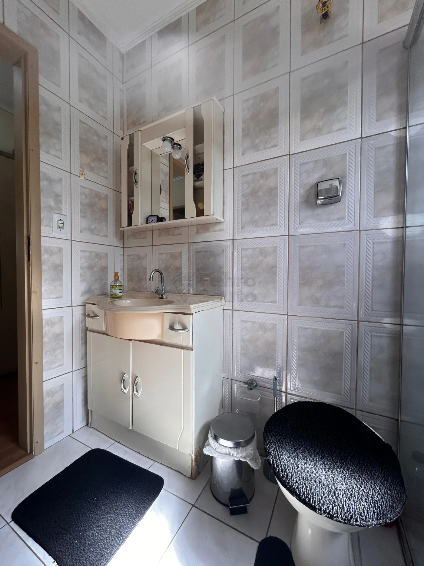 Comprar Casa / Padr&atilde;o em Pelotas R$ 430.000,00 - Foto 21