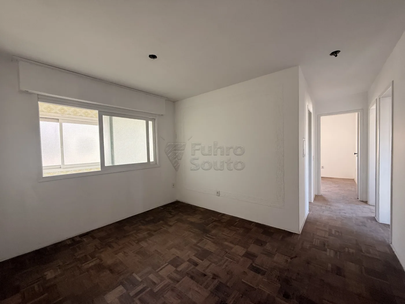 Comprar Apartamento / Padr&atilde;o em Pelotas R$ 360.000,00 - Foto 6