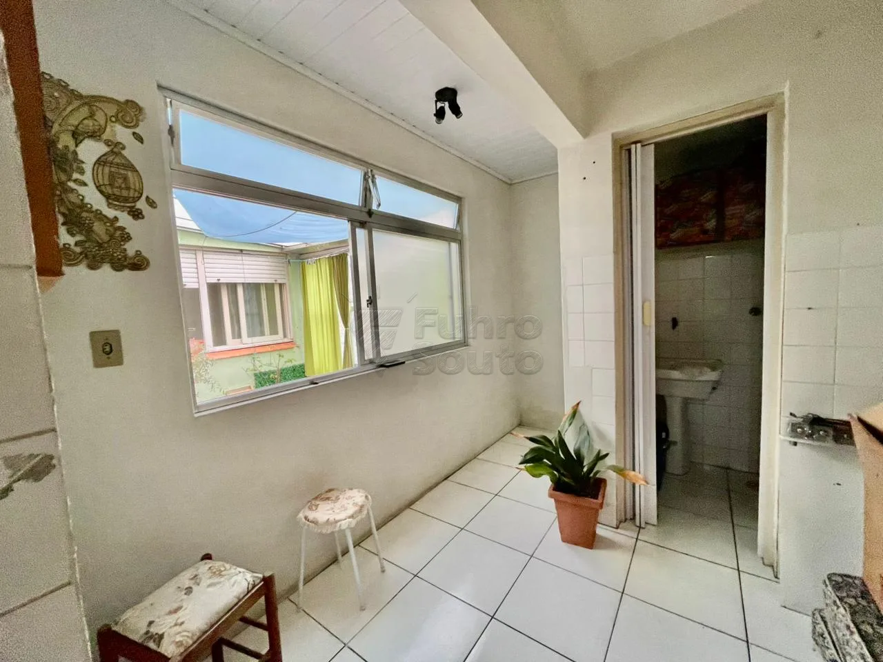 Comprar Apartamento / Fora de Condom&iacute;nio em Pelotas R$ 220.000,00 - Foto 7