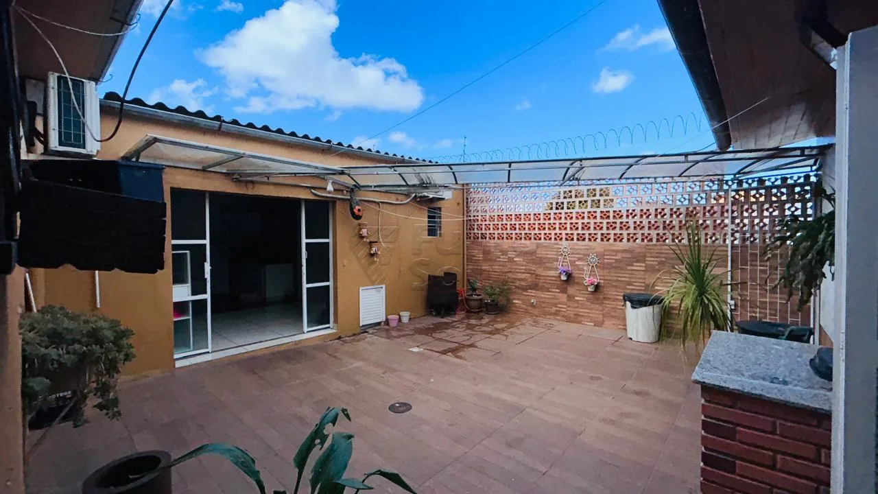 Comprar Casa / Padr&atilde;o em Pelotas R$ 550.000,00 - Foto 15