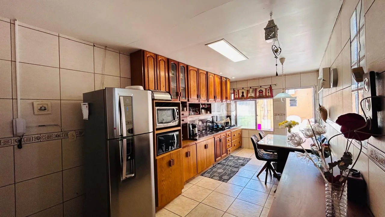 Comprar Casa / Padr&atilde;o em Pelotas R$ 550.000,00 - Foto 3