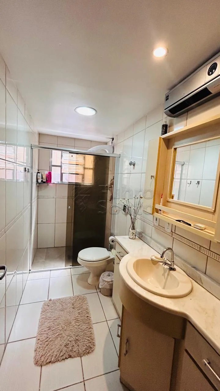 Comprar Casa / Padr&atilde;o em Pelotas R$ 550.000,00 - Foto 12