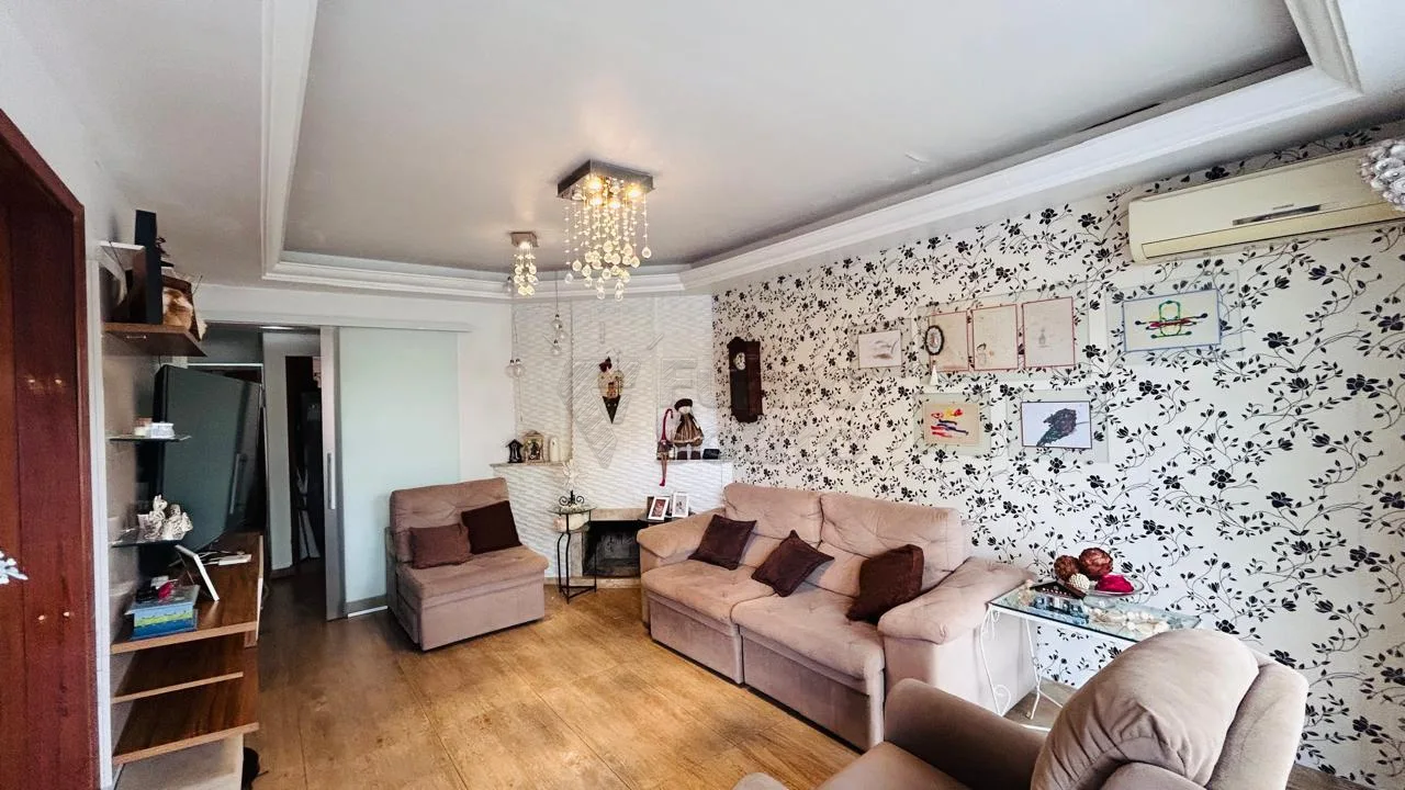 Comprar Casa / Padr&atilde;o em Pelotas R$ 550.000,00 - Foto 2