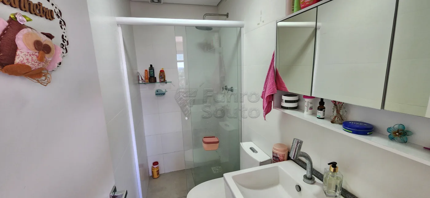 Comprar Apartamento / Padr&atilde;o em Pelotas R$ 400.000,00 - Foto 6