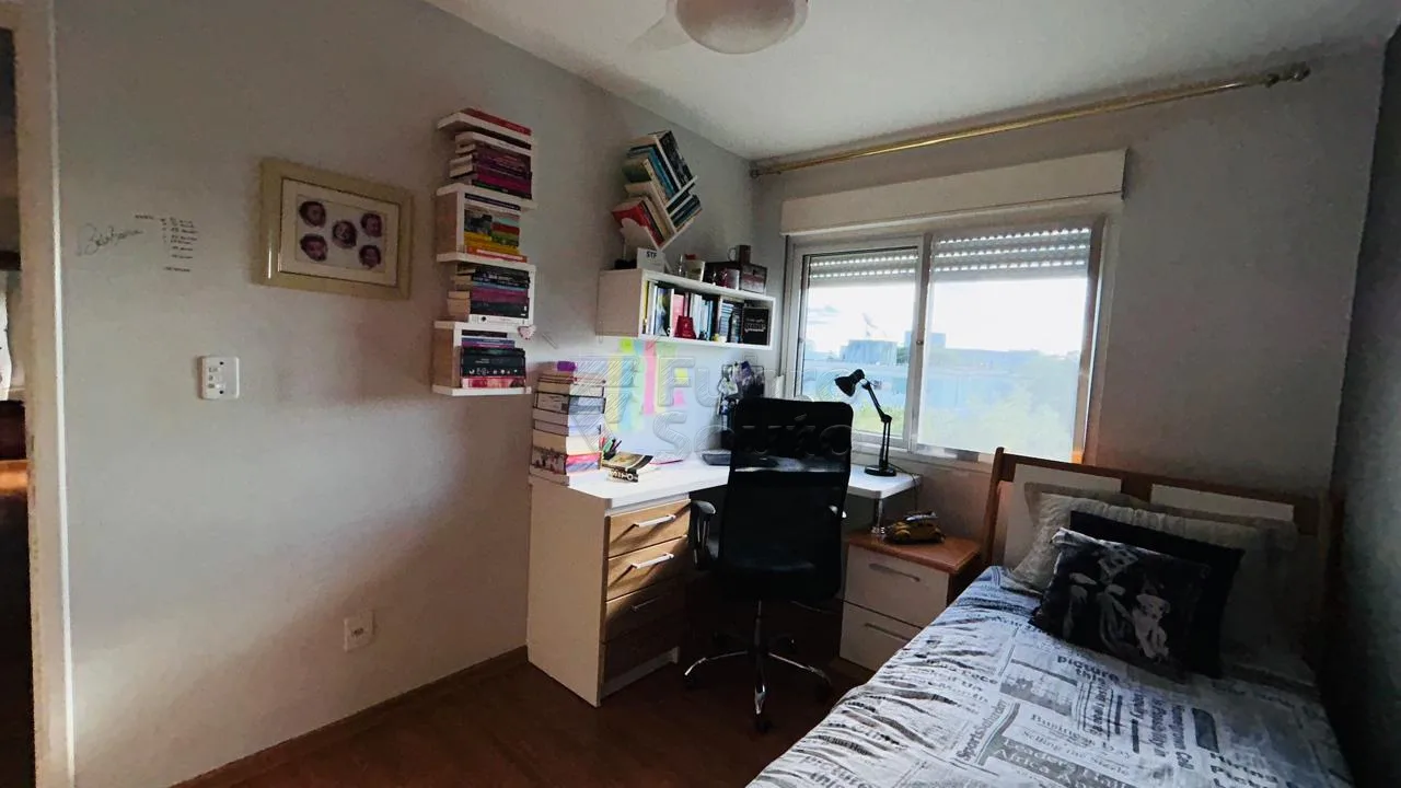 Comprar Apartamento / Padr&atilde;o em Pelotas R$ 250.000,00 - Foto 6