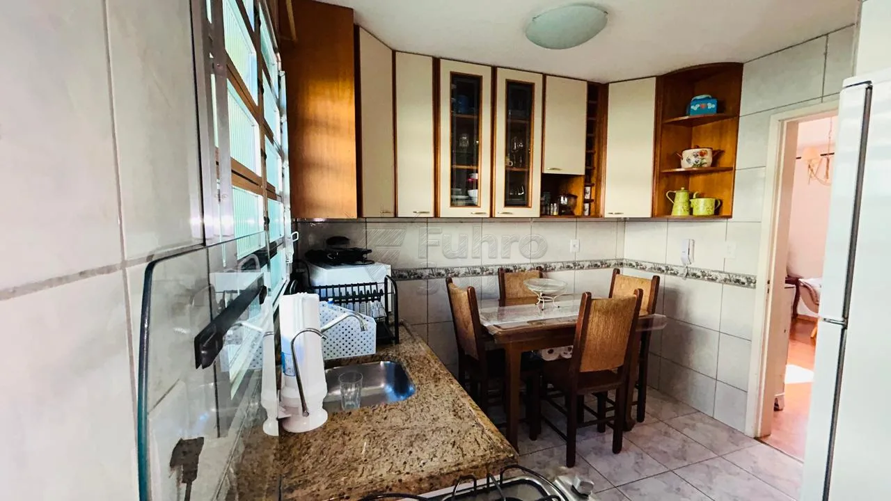 Comprar Apartamento / Padr&atilde;o em Pelotas R$ 250.000,00 - Foto 3