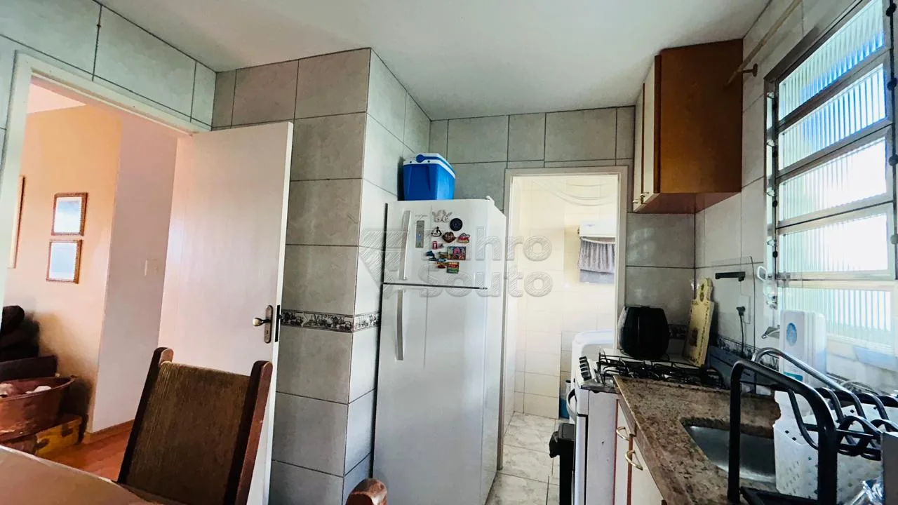 Comprar Apartamento / Padr&atilde;o em Pelotas R$ 250.000,00 - Foto 4