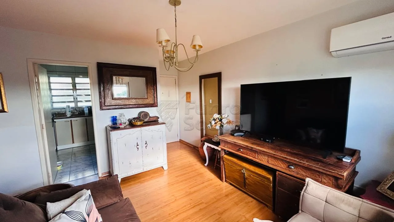 Comprar Apartamento / Padr&atilde;o em Pelotas R$ 250.000,00 - Foto 1