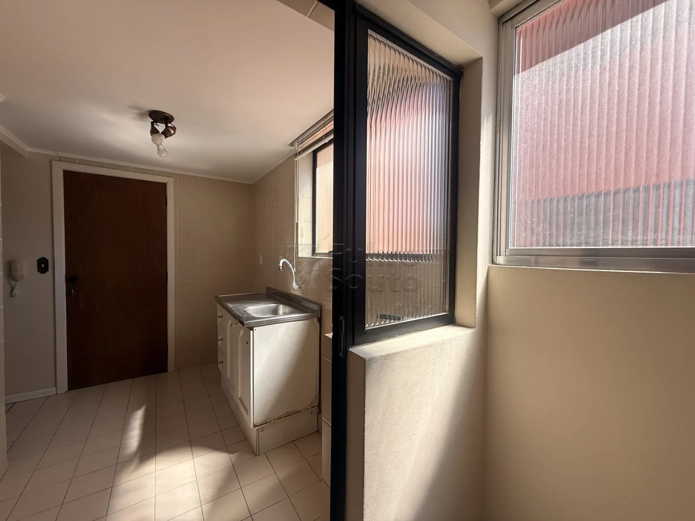 Comprar Apartamento / Padr&atilde;o em Pelotas R$ 180.000,00 - Foto 4