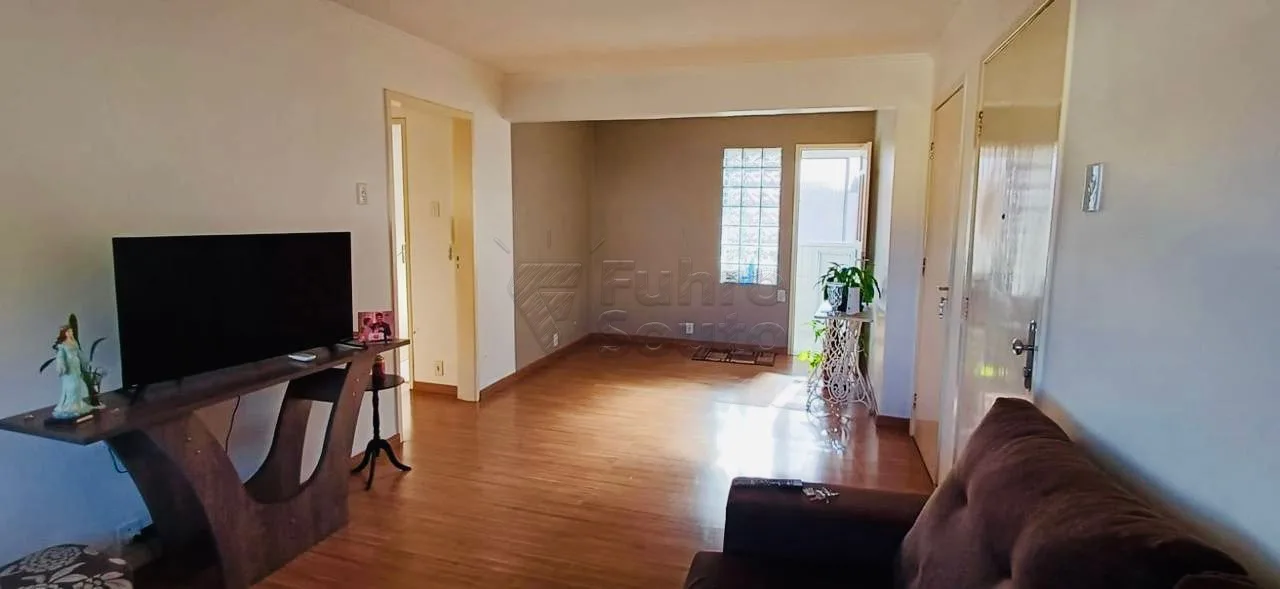 Comprar Apartamento / Padr&atilde;o em Pelotas R$ 270.000,00 - Foto 1