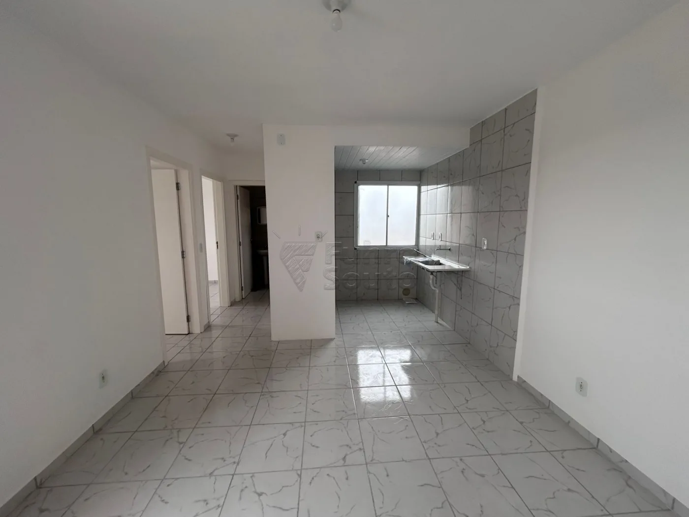 Comprar Apartamento / Padr&atilde;o em Pelotas R$ 170.000,00 - Foto 1