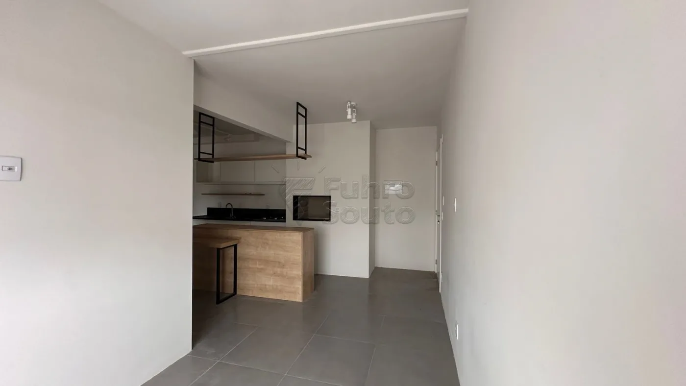 Comprar Apartamento / Padr&atilde;o em Pelotas R$ 335.000,00 - Foto 1