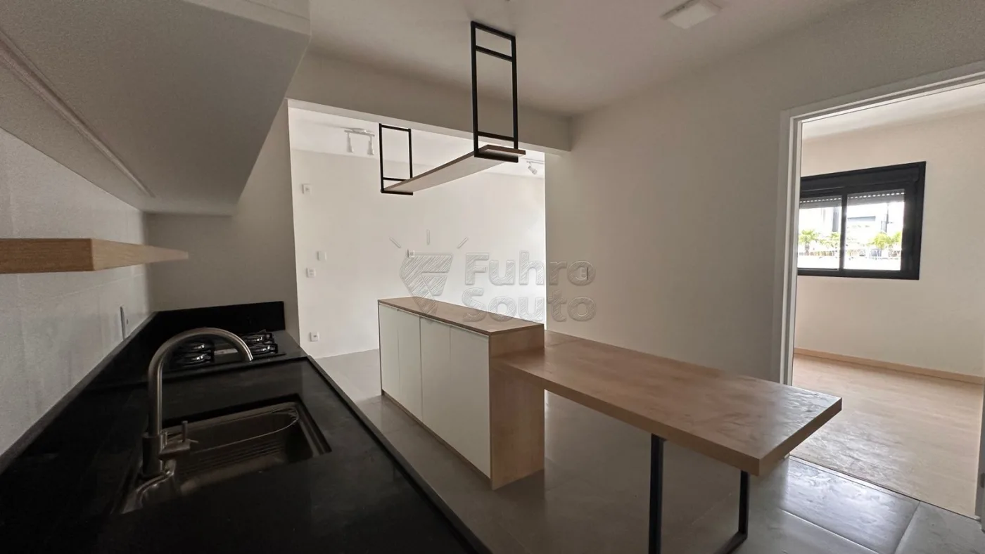 Comprar Apartamento / Padr&atilde;o em Pelotas R$ 335.000,00 - Foto 3