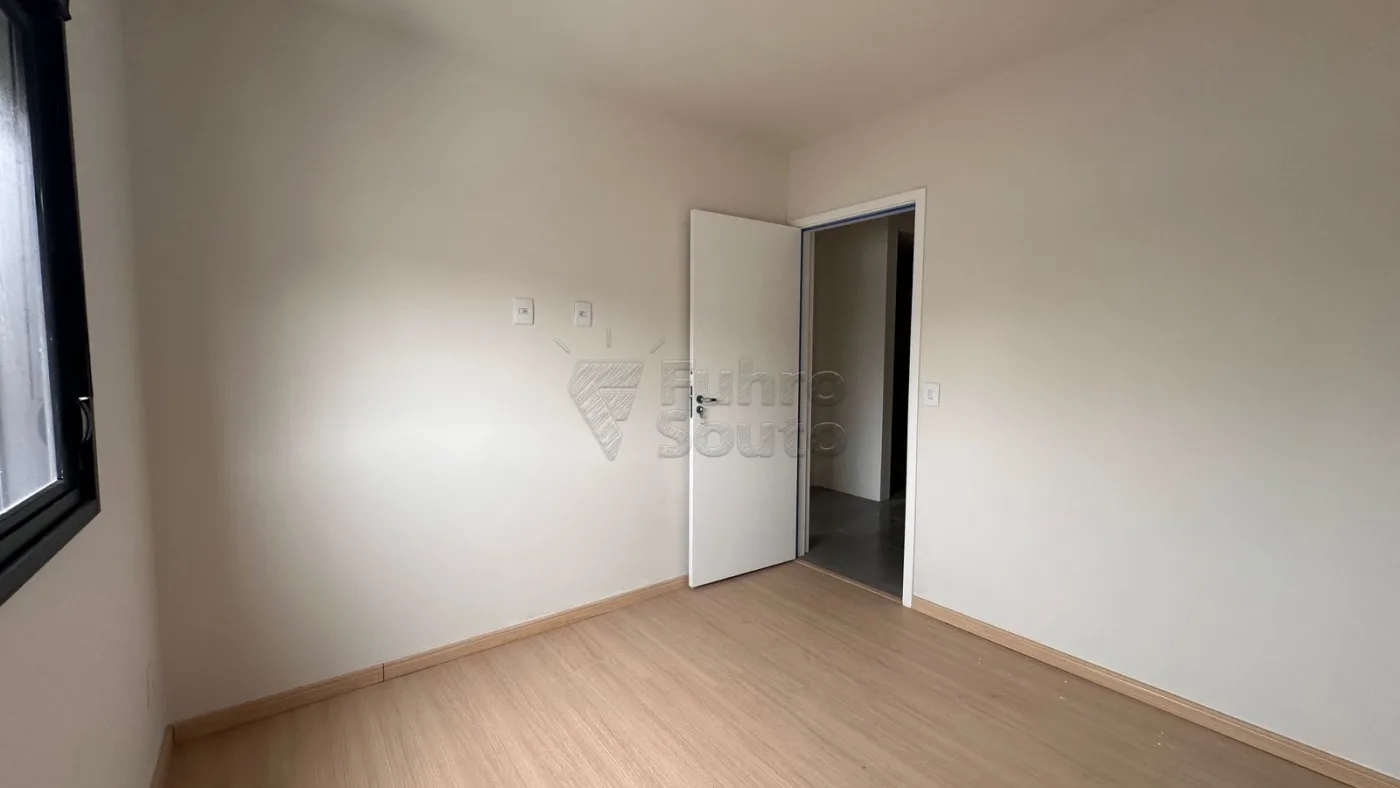 Comprar Apartamento / Padr&atilde;o em Pelotas R$ 335.000,00 - Foto 6