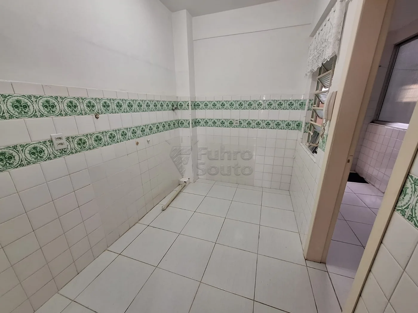 Comprar Apartamento / Padr&atilde;o em Pelotas R$ 230.000,00 - Foto 3