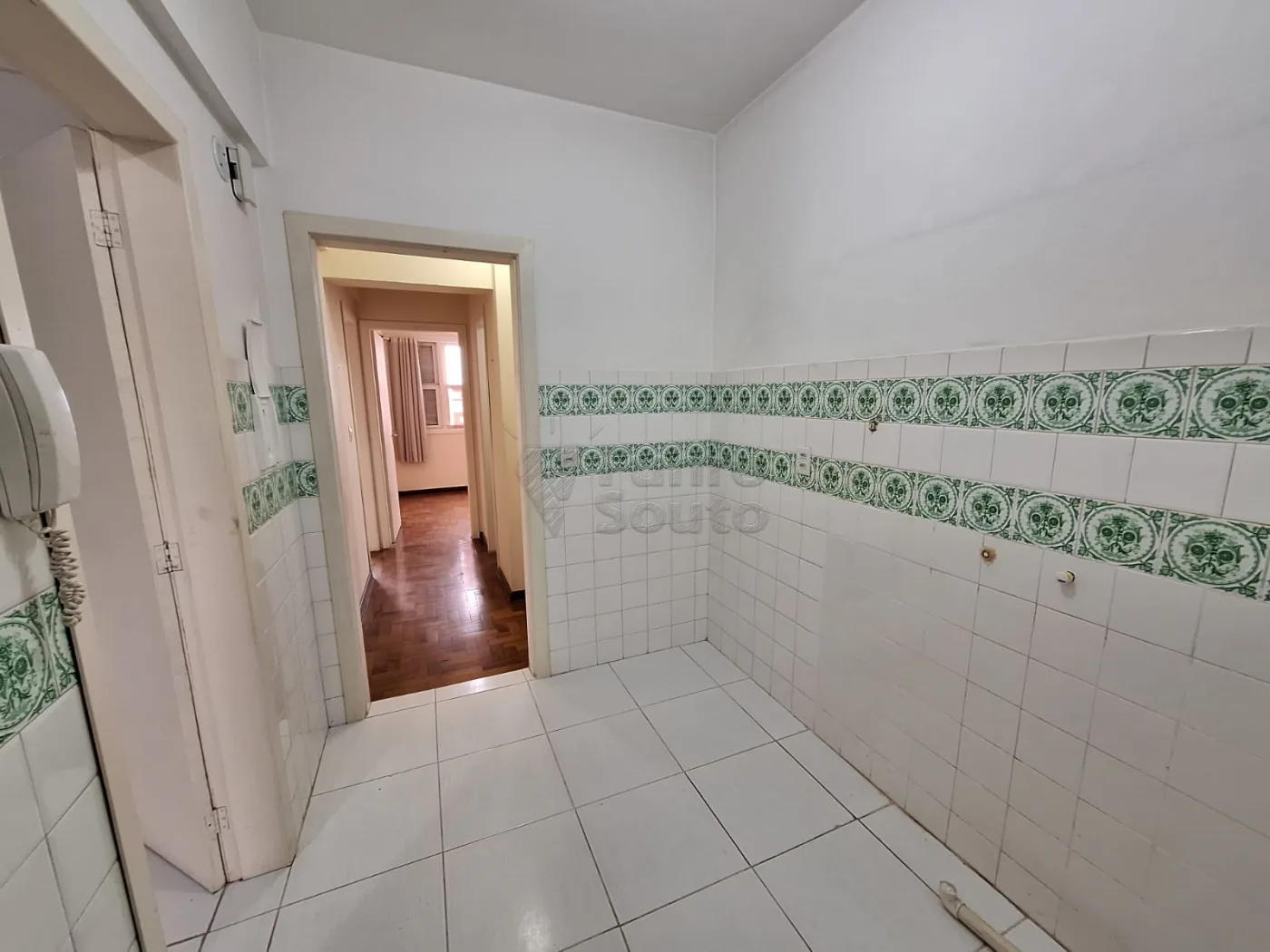 Comprar Apartamento / Padr&atilde;o em Pelotas R$ 230.000,00 - Foto 4