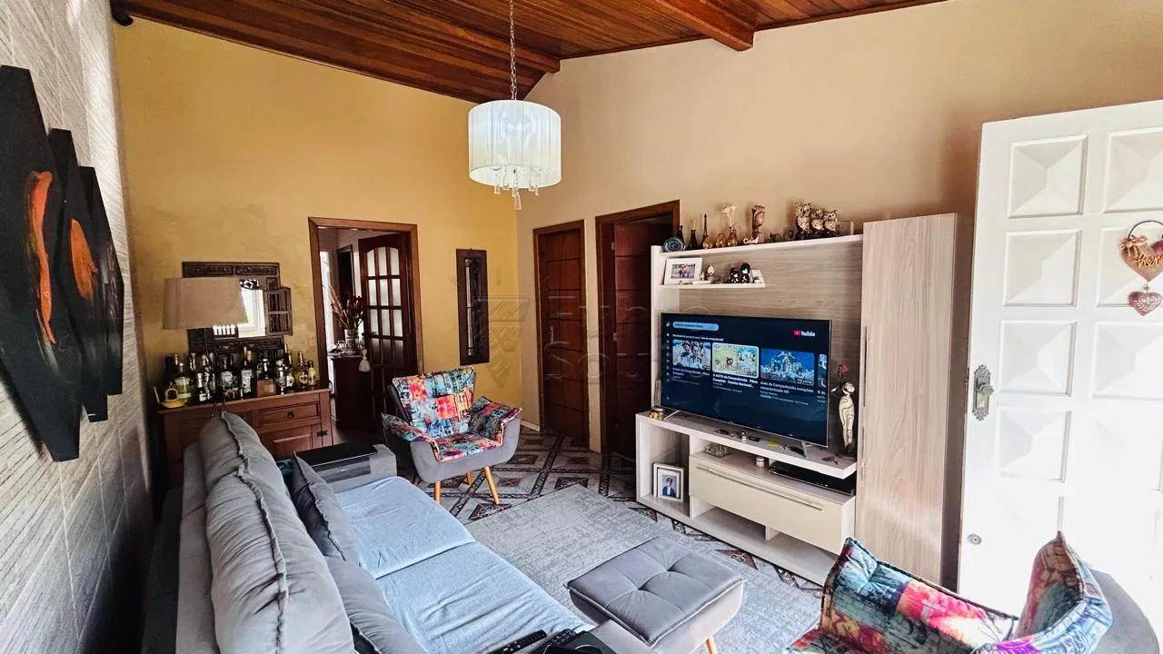 Comprar Casa / Padr&atilde;o em Pelotas R$ 530.000,00 - Foto 3