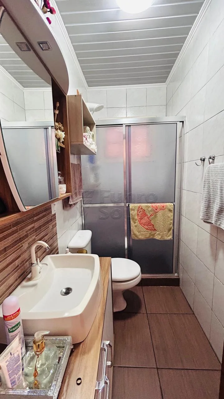 Comprar Casa / Padr&atilde;o em Pelotas R$ 530.000,00 - Foto 9