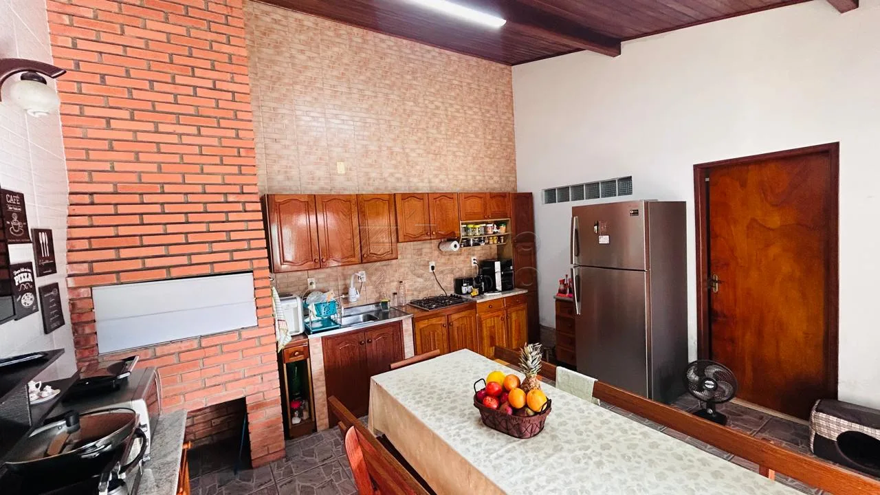 Comprar Casa / Padr&atilde;o em Pelotas R$ 530.000,00 - Foto 4