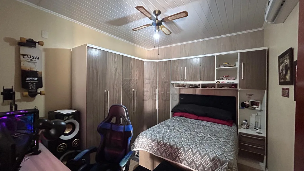 Comprar Casa / Padr&atilde;o em Pelotas R$ 530.000,00 - Foto 8