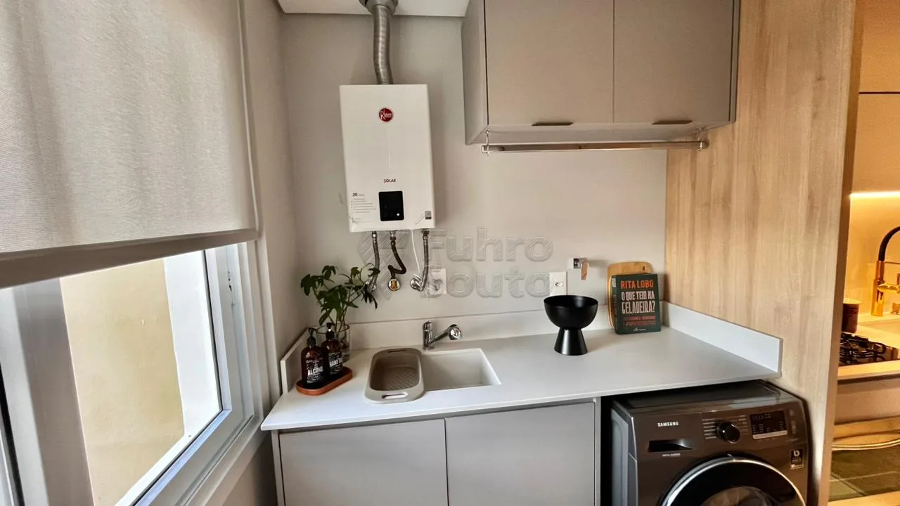 Comprar Apartamento / Padr&atilde;o em Pelotas R$ 1.150.000,00 - Foto 12