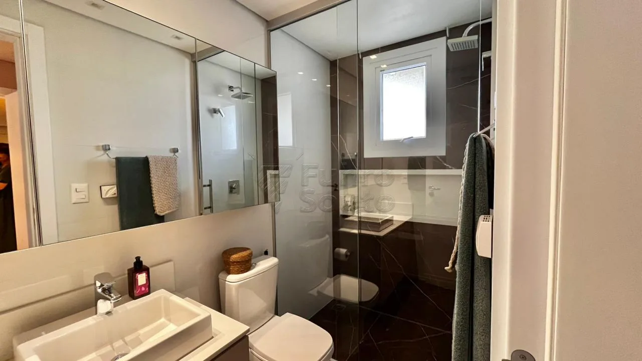 Comprar Apartamento / Padr&atilde;o em Pelotas R$ 1.150.000,00 - Foto 11