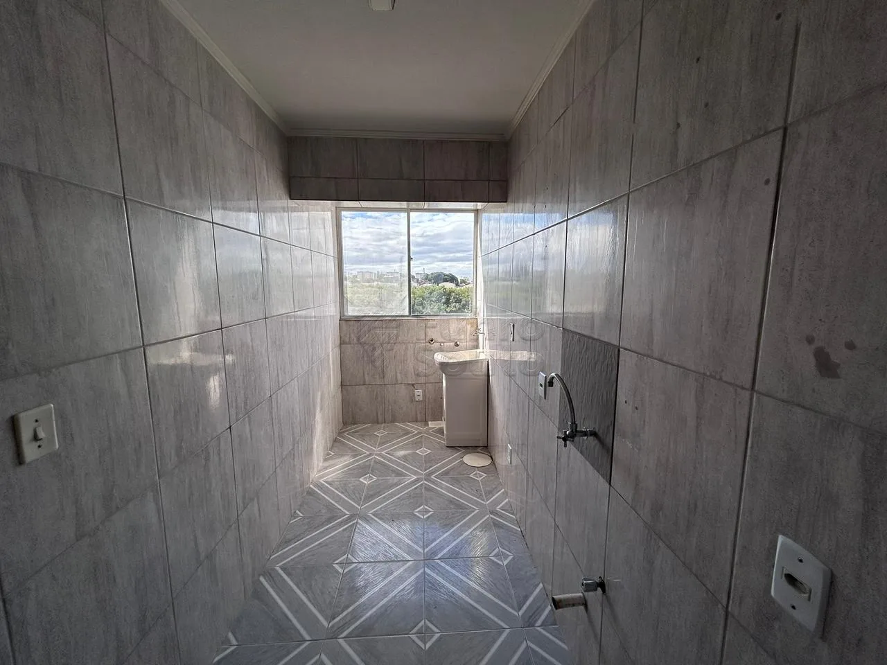 Comprar Apartamento / Padr&atilde;o em Pelotas R$ 205.000,00 - Foto 2