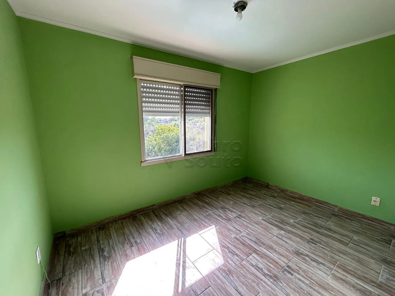 Comprar Apartamento / Padr&atilde;o em Pelotas R$ 205.000,00 - Foto 3