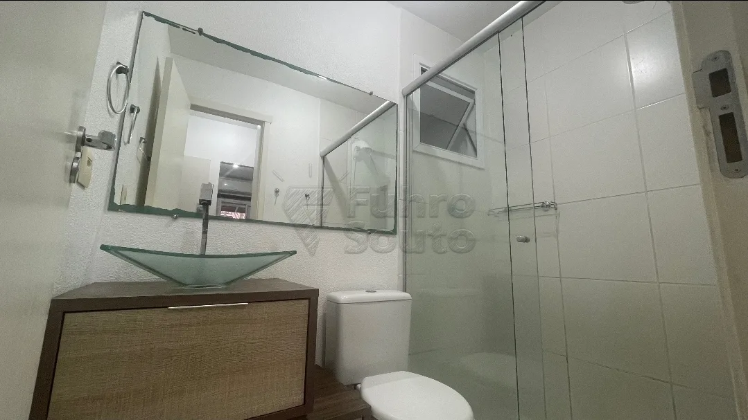 Comprar Casa / Condom&iacute;nio em Pelotas R$ 350.000,00 - Foto 8