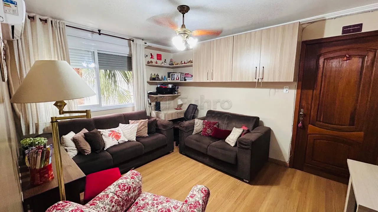 Comprar Apartamento / Padr&atilde;o em Pelotas R$ 250.000,00 - Foto 2