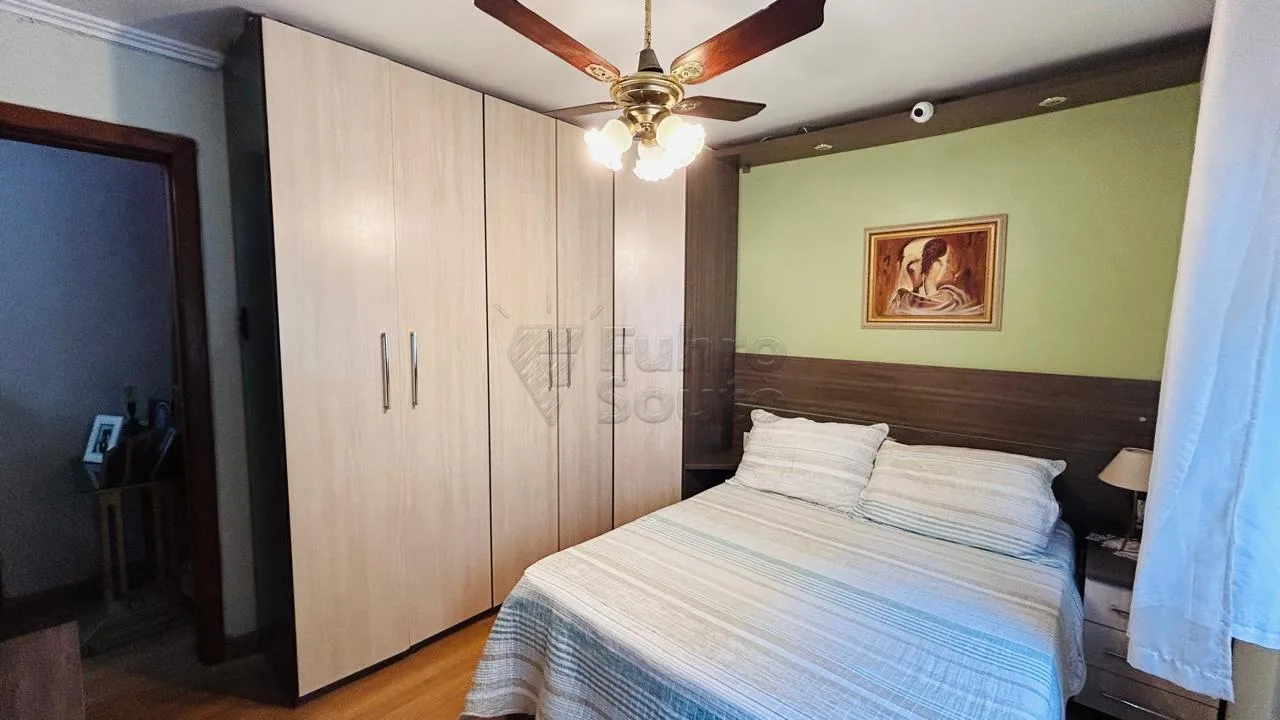 Comprar Apartamento / Padr&atilde;o em Pelotas R$ 250.000,00 - Foto 5