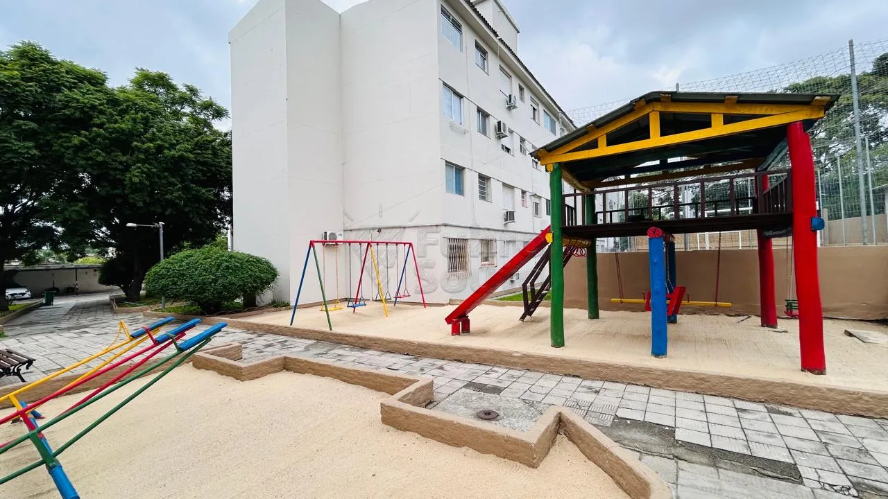 Comprar Apartamento / Padr&atilde;o em Pelotas R$ 250.000,00 - Foto 15