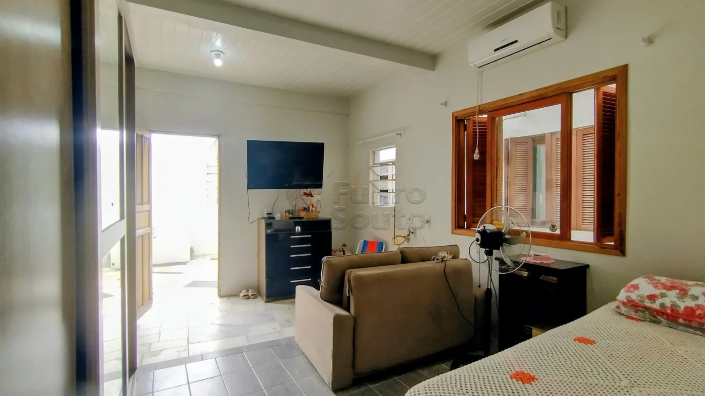 Comprar Casa / Padr&atilde;o em Pelotas R$ 720.000,00 - Foto 23