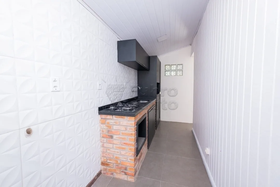 Comprar Casa / Padr&atilde;o em Pelotas R$ 385.000,00 - Foto 6