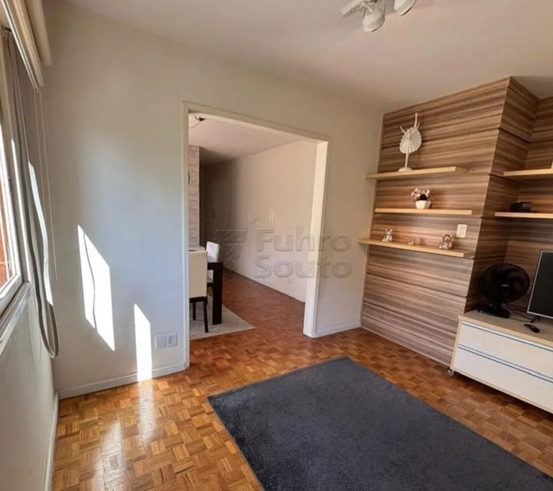 Comprar Apartamento / Padr&atilde;o em Pelotas R$ 350.000,00 - Foto 2