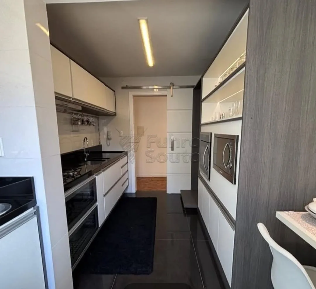 Comprar Apartamento / Padr&atilde;o em Pelotas R$ 350.000,00 - Foto 3