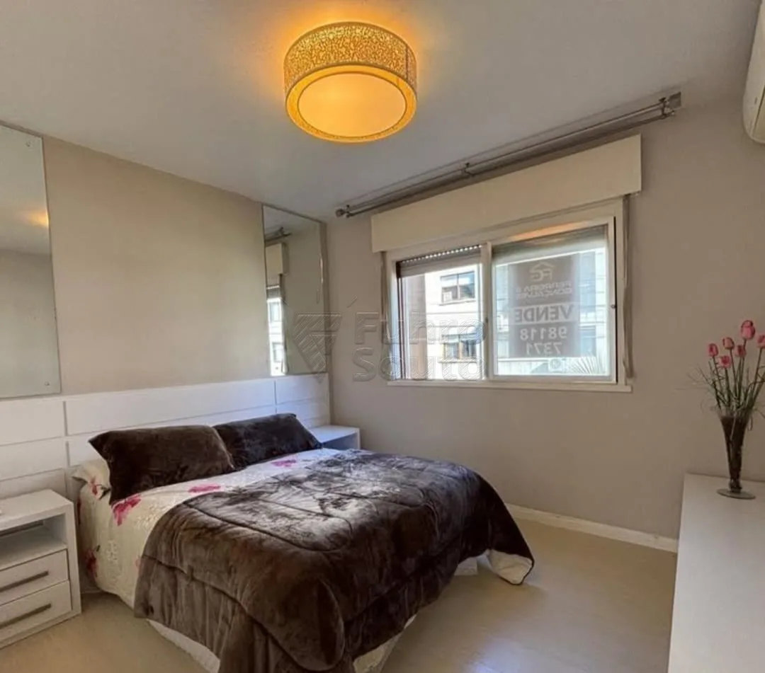 Comprar Apartamento / Padr&atilde;o em Pelotas R$ 350.000,00 - Foto 5