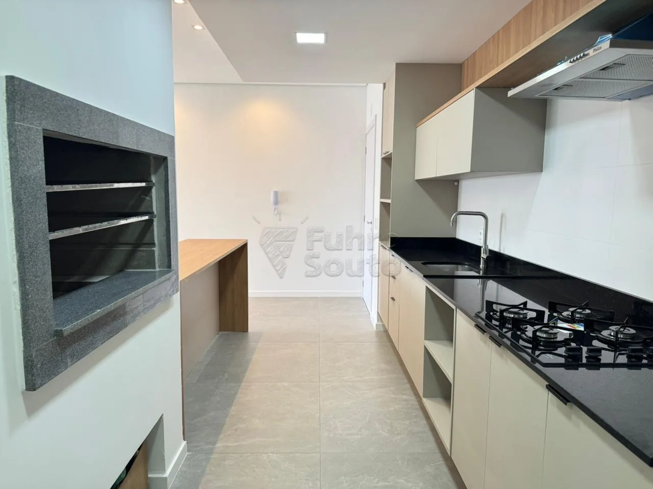 Comprar Apartamento / Padr&atilde;o em Pelotas R$ 1.490.000,00 - Foto 3