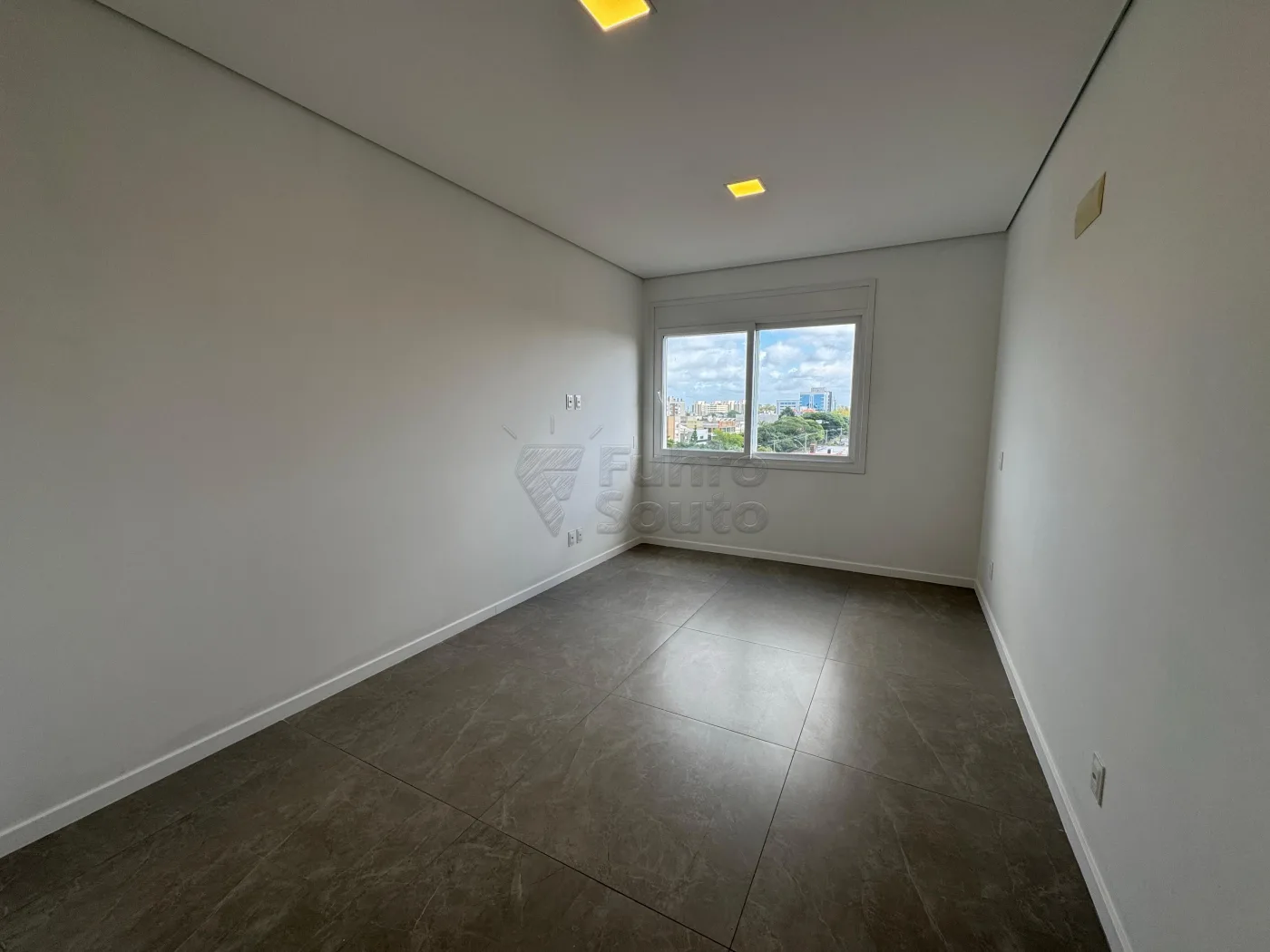 Comprar Apartamento / Padr&atilde;o em Pelotas R$ 1.490.000,00 - Foto 6